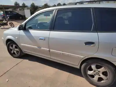 Veículo de Sucata kia carens 2.0 crdi ex monovolumen do ano 2005 alimentado d4ea