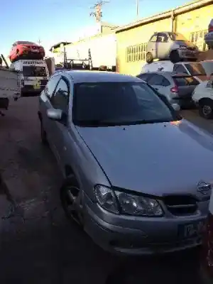 Veicolo di demolizione nissan almera (n16/e) acenta dell'anno 2000 alimentato yd22