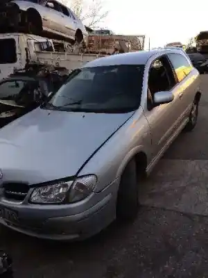 Veicolo di demolizione nissan almera (n16/e) acenta dell'anno 2000 alimentato yd22
