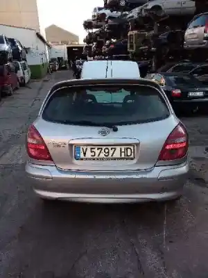 Veicolo di demolizione nissan almera (n16/e) acenta dell'anno 2000 alimentato yd22
