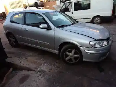 Veicolo di demolizione nissan almera (n16/e) acenta dell'anno 2000 alimentato yd22