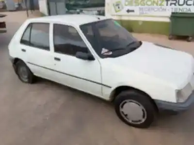Veículo de Sucata peugeot 205 berlina * do ano 1991 alimentado 