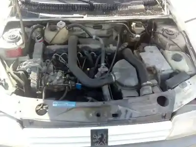 Veículo de Sucata peugeot 205 berlina * do ano 1991 alimentado 