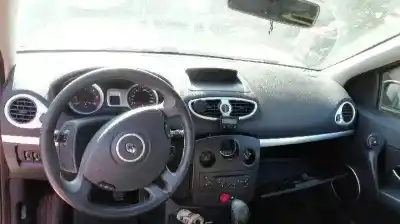 Veicolo di demolizione renault clio iii authentique dell'anno 2007 alimentato k9k t7