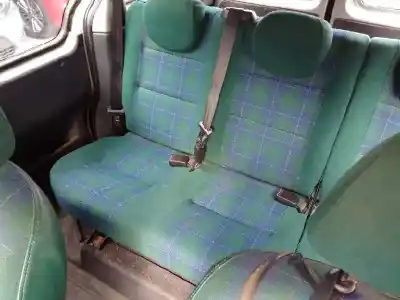 Sloopvoertuig peugeot partner (s1) combispace van het jaar 2000 aangedreven wjz