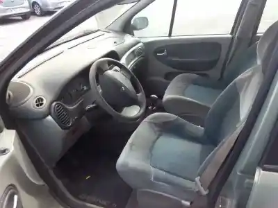 Veicolo di demolizione renault scenic (ja..) 1.6 16v authentique (ja0b/11) dell'anno 2003 alimentato k4m a7