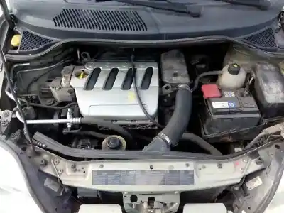 Veicolo di demolizione renault scenic (ja..) 1.6 16v authentique (ja0b/11) dell'anno 2003 alimentato k4m a7