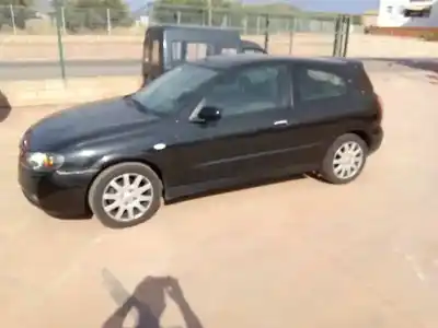 Veículo de Sucata nissan almera (n16/e) acenta do ano 2006 alimentado yd22