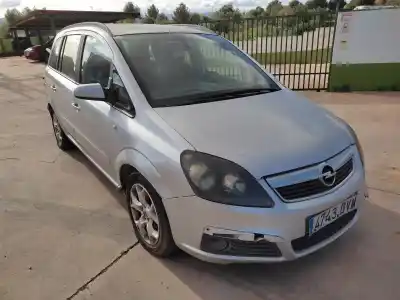 Veicolo di demolizione opel zafira b cosmo dell'anno 2006 alimentato z19dth