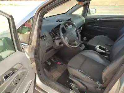 Veicolo di demolizione opel zafira b cosmo dell'anno 2006 alimentato z19dth