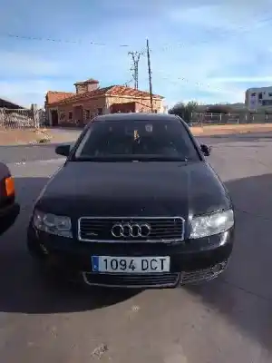 Veículo de Sucata AUDI A4 BERLINA (8E) 2.5 V6 24V TDI do ano 2001 alimentado AKE