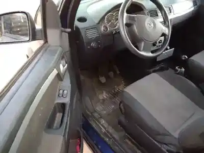 Sloopvoertuig opel meriva blue line van het jaar 2003 aangedreven z16xe