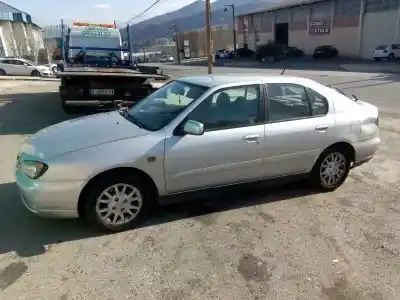 Sloopvoertuig nissan primera hatchback (p11) 2.0 td van het jaar 2000 aangedreven cd20t