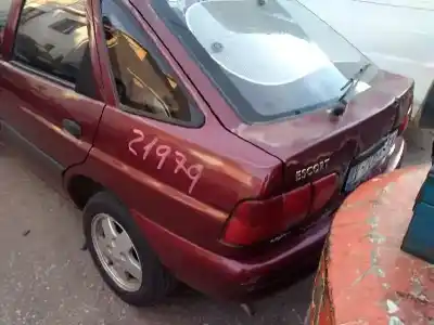 Vehicul casat FORD ESCORT BERLINA/TURNIER Bravo Lim. al anului 1996 alimentat RTF