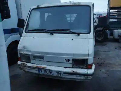 Veicolo di demolizione NISSAN TRADE * dell'anno 1990 alimentato 
