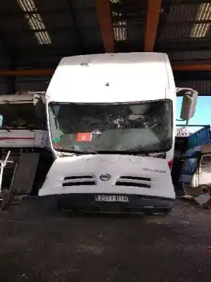 Veículo de Sucata nissan atleon tk-130/2 do ano 2005 alimentado bd30