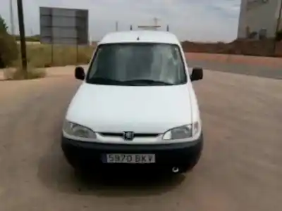 Veículo de Sucata PEUGEOT PARTNER (S1) Combispace do ano 2001 alimentado WJZ