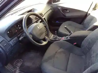 Verschrottungsfahrzeug renault laguna ii (bg0) authentique des jahres 2003 angetrieben f9q n7