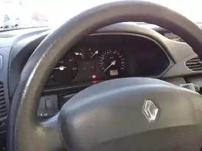 Verschrottungsfahrzeug renault laguna ii (bg0) authentique des jahres 2003 angetrieben f9q n7