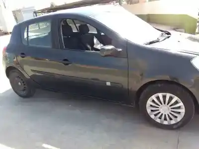 Veicolo di demolizione renault clio iii 20 aniversario dell'anno 2007 alimentato k9k t7