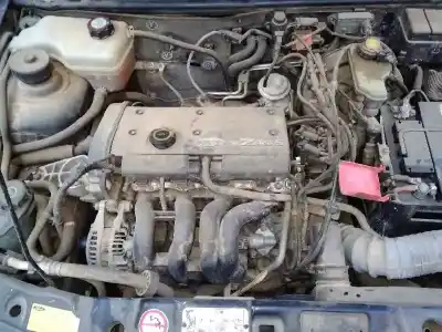 Veículo de Sucata ford fiesta berlina ghia do ano 1996 alimentado fha