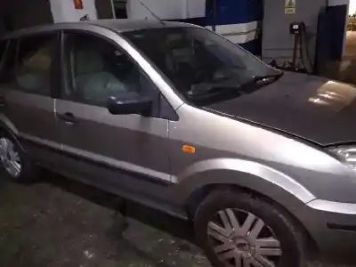 Здавання транспортного засобу ford fusion (cbk) ambiente року 2003 потужний f6ja