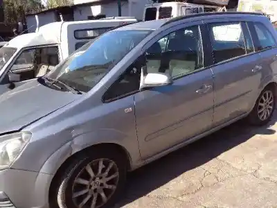 Veicolo di demolizione opel zafira b cosmo dell'anno 2006 alimentato z19dt