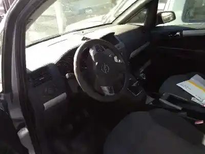 Veicolo di demolizione opel zafira b cosmo dell'anno 2006 alimentato z19dt