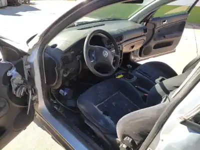 Veículo de Sucata volkswagen passat berlina (3b2) comfortline do ano 1997 alimentado afn