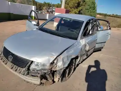 Veículo de Sucata volkswagen passat berlina (3b2) comfortline do ano 1997 alimentado afn