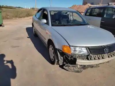 Veículo de Sucata volkswagen passat berlina (3b2) comfortline do ano 1997 alimentado afn