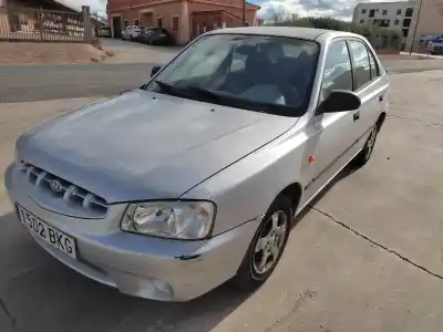 Veículo de Sucata HYUNDAI ACCENT (LC) GL 4P do ano 2001 alimentado G4EA