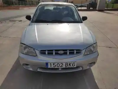 Sloopvoertuig hyundai accent (lc) gl 4p van het jaar 2001 aangedreven g4ea
