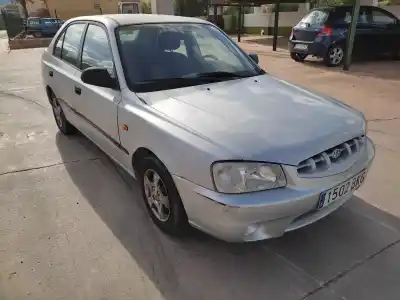Sloopvoertuig hyundai accent (lc) gl 4p van het jaar 2001 aangedreven g4ea