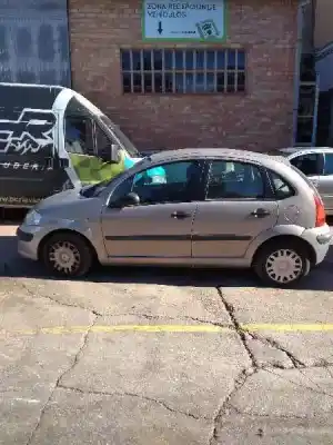 Véhicule à la ferraille CITROEN C3 1.4 HDi Exclusive de l'année 2002 alimenté 8HZ