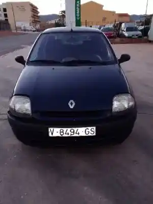 Здавання транспортного засобу renault clio ii fase i (b/cbo) 1.2 року 1999 потужний d7f