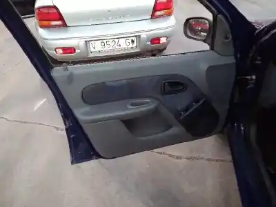 Здавання транспортного засобу renault clio ii fase i (b/cbo) 1.2 року 1999 потужний d7f