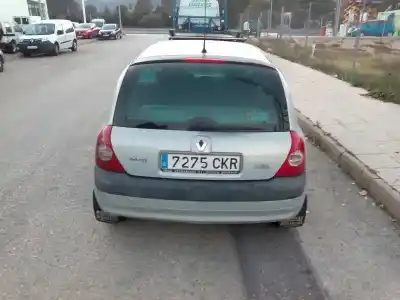 Здавання транспортного засобу renault   року 2003 потужний d4f b7