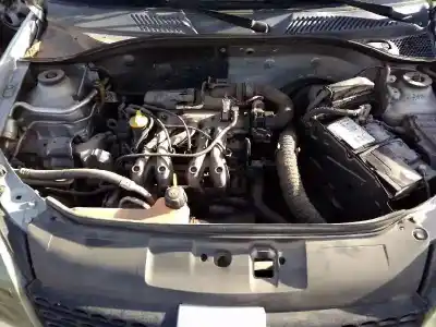 Здавання транспортного засобу RENAULT CLIO II FASE II (B/CB0) Dynamique року 2003 потужний 