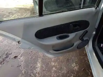 Здавання транспортного засобу renault clio ii fase ii (b/cb0) dynamique року 2003 потужний 