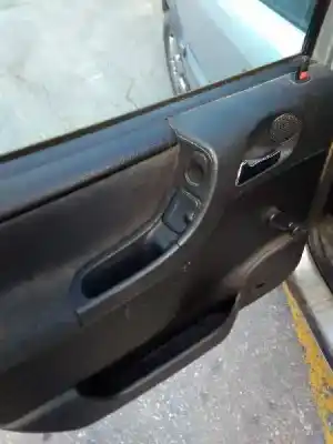 Vehicul casat opel zafira a elegance al anului 2000 alimentat x20dtl