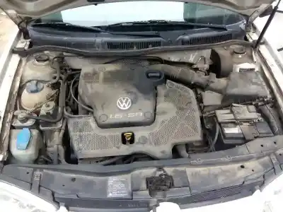 Veicolo di demolizione volkswagen golf iv berlina (1j1) conceptline dell'anno 1998 alimentato akl