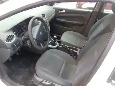 Veículo de Sucata ford focus berlina (cap) ambiente (d) do ano 2005 alimentado hwda