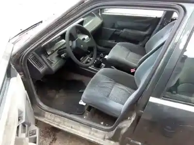 Veicolo di demolizione renault 21 nevada (k48) gtx dell'anno 1992 alimentato j7r