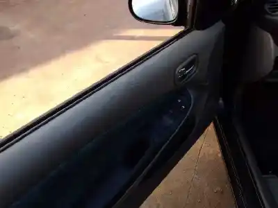 Veículo de Sucata nissan almera (n16/e) ambience do ano 2001 alimentado qg15