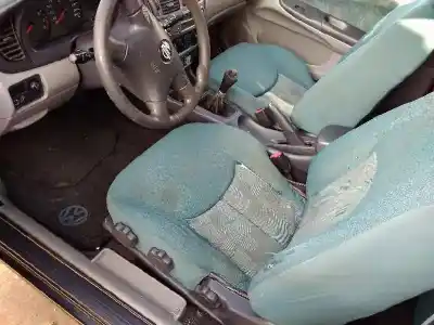 Veículo de Sucata nissan almera (n16/e) ambience do ano 2001 alimentado qg15