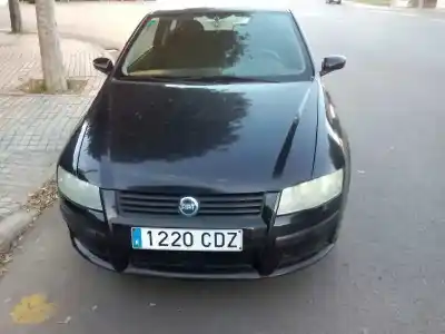 Véhicule à la ferraille fiat stilo (192) 1.9 jtd cat de l'année 2003 alimenté 192a1000