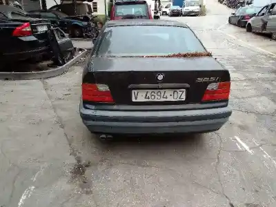 Veículo de Sucata bmw serie 3 berlina (e36) 325i do ano 1992 alimentado 