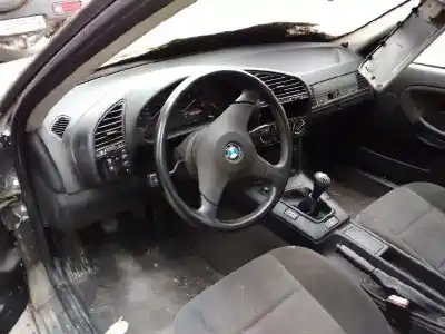 Veículo de Sucata bmw serie 3 berlina (e36) 325i do ano 1992 alimentado 
