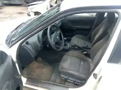 Veículo de Sucata bmw serie 3 berlina (e36) 316i do ano 1996 alimentado 16-4e-2 g